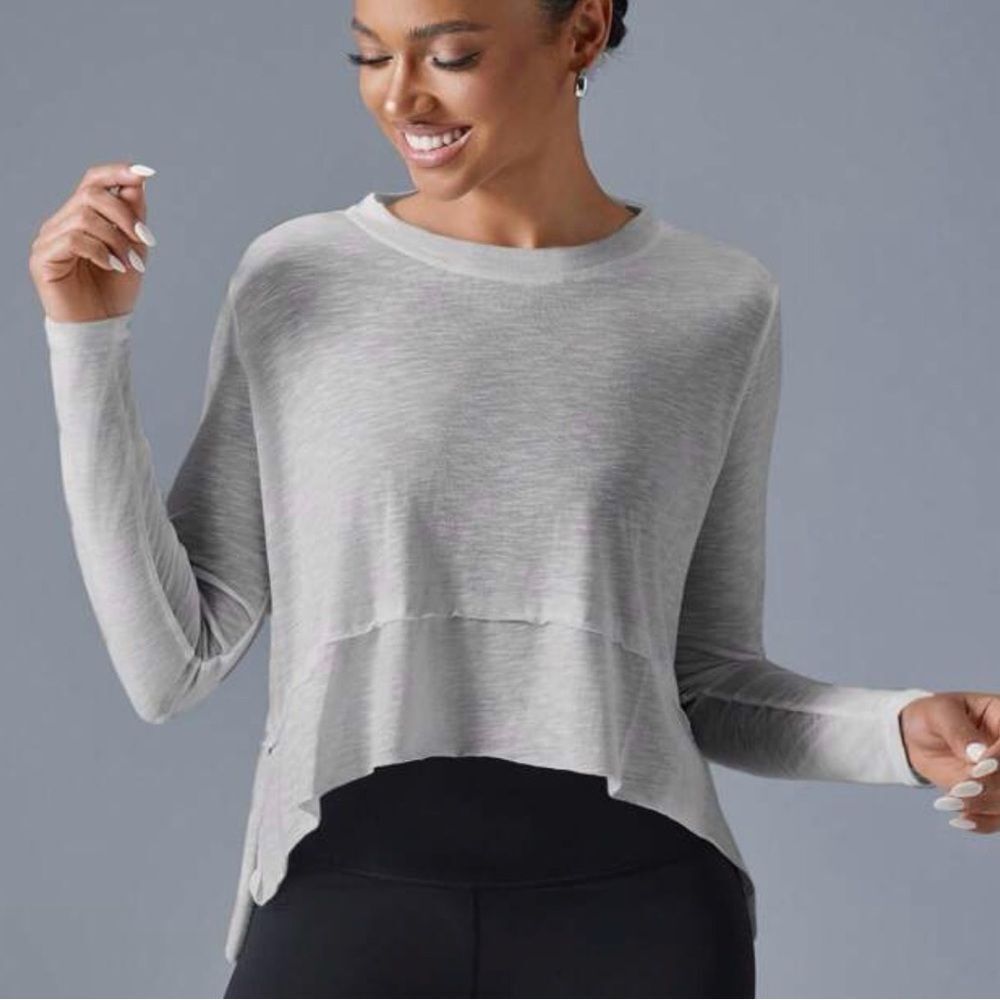 Velvet Vault Gray Pullover Lightweight Crop Top(Size Small)